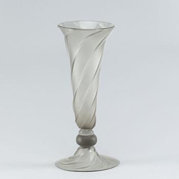 A SEGUSO VETRI D'ARTE GLASS VASE, later part of the 20th century.