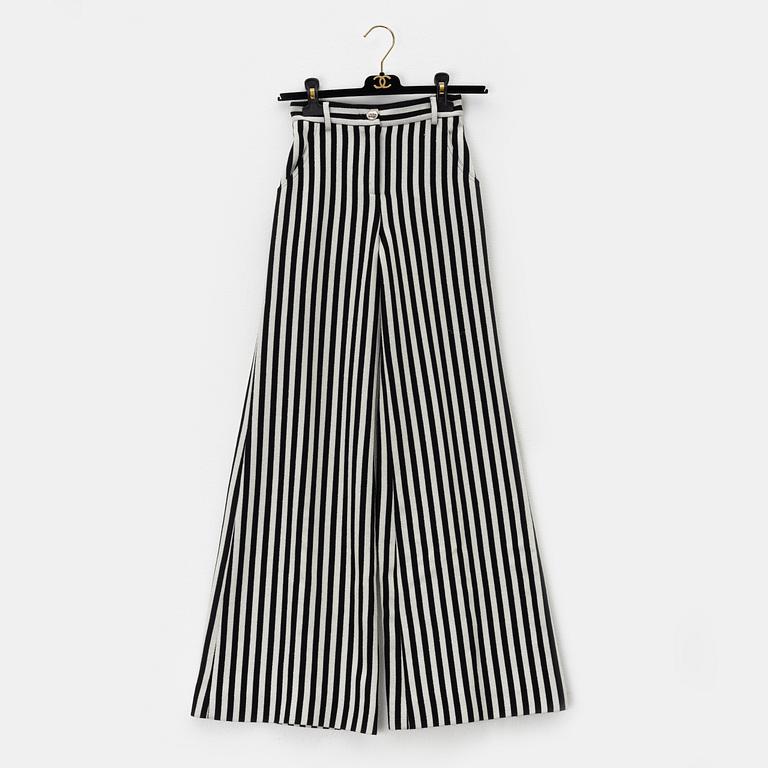 Chanel, a pair of striped wool pants from Cruise Collection 2018/2019, "La Pausa", size 34.