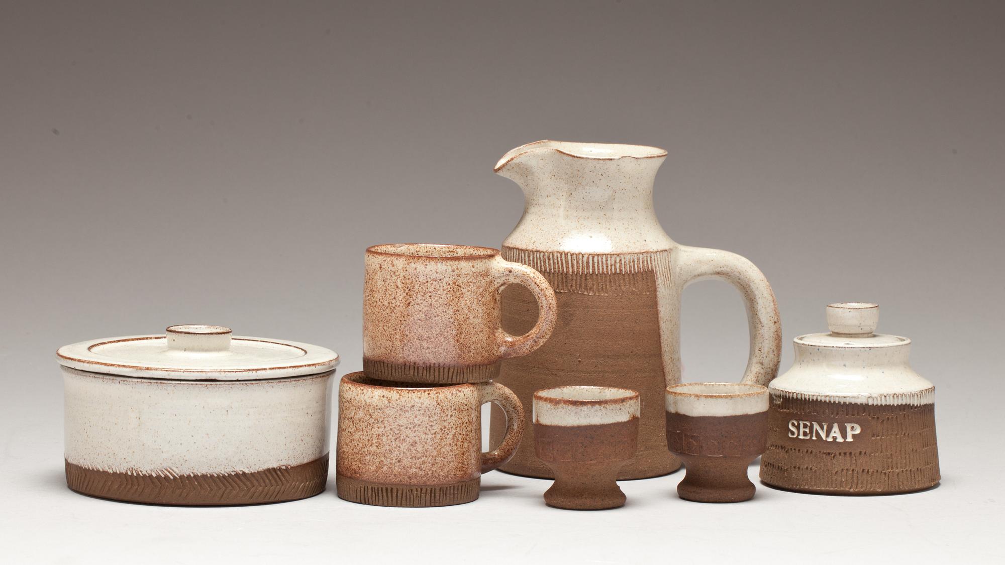 PARTI KERAMIK, stengods, 7 delar. Signe Persson Melin.
