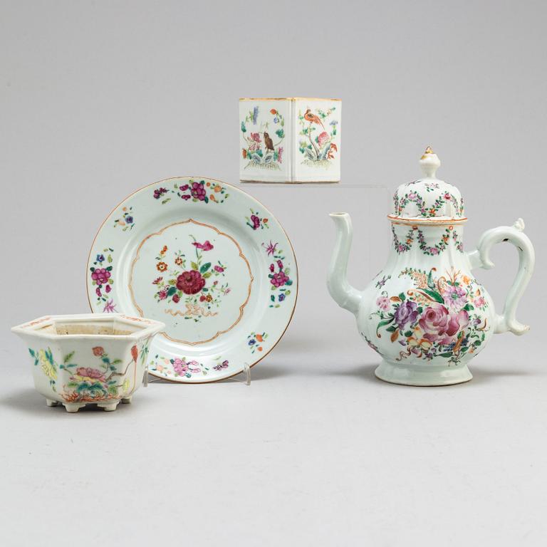 A set of famille rose porcelain, Qing dynasty, Qianlong (1736-95) and later.