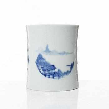 A Chinese blue and white 'anhua' porcelain brush pot, 20th century.