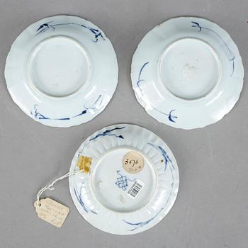 SKÅLFAT, ett par samt FAT, porslin, Kina, Kangxi (1662-1722).