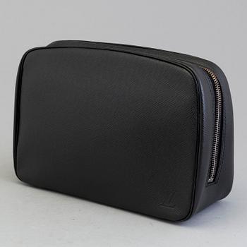 TAIGA TOILETRY POUCH GM, Louis Vuitton.