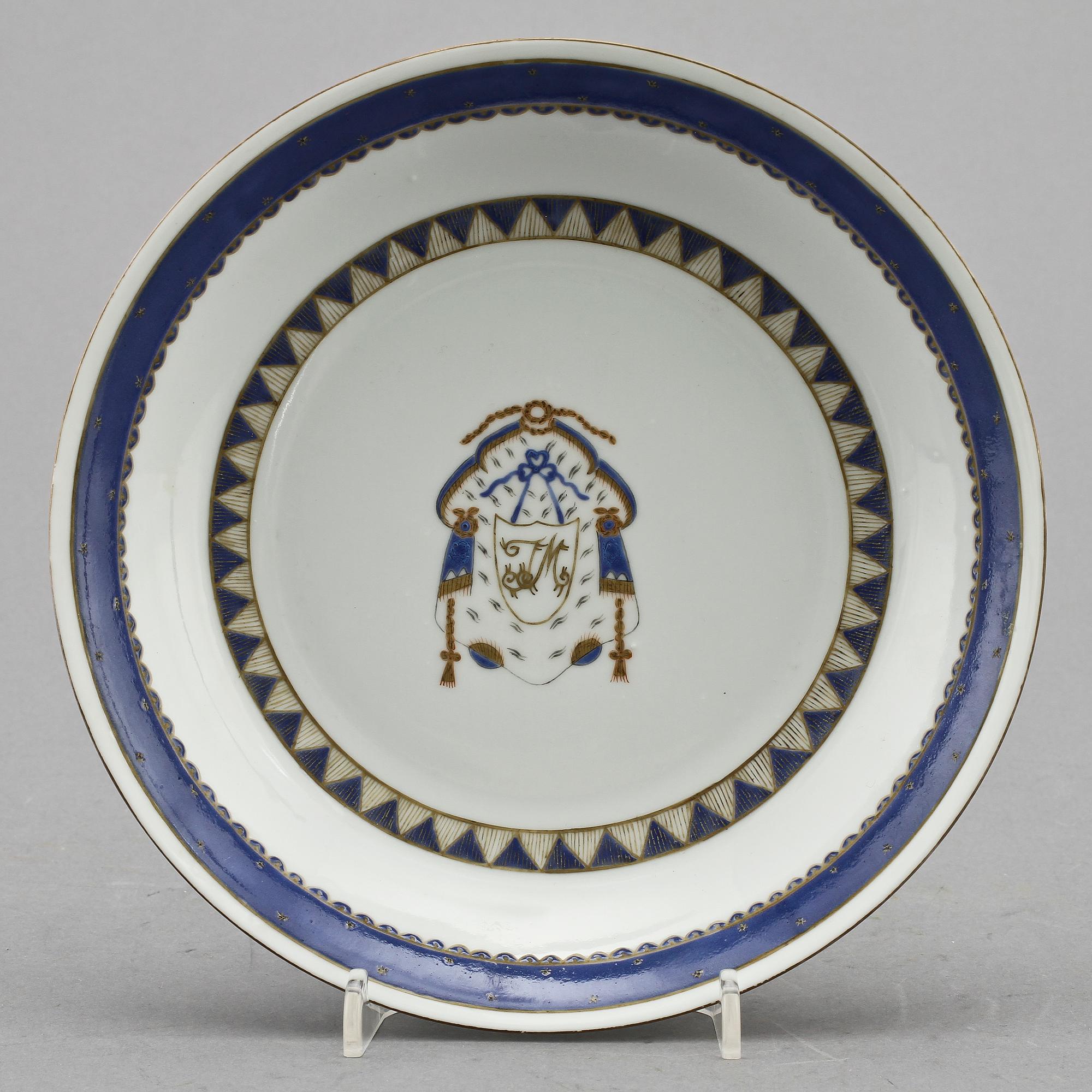 TALLRIKAR, 14 st, samt FAT, porslin, 1900-tal.