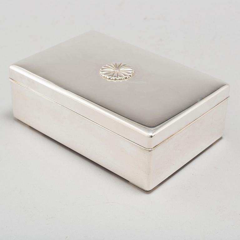 A sterling silver box, by K. Hattori & Co, Japan.