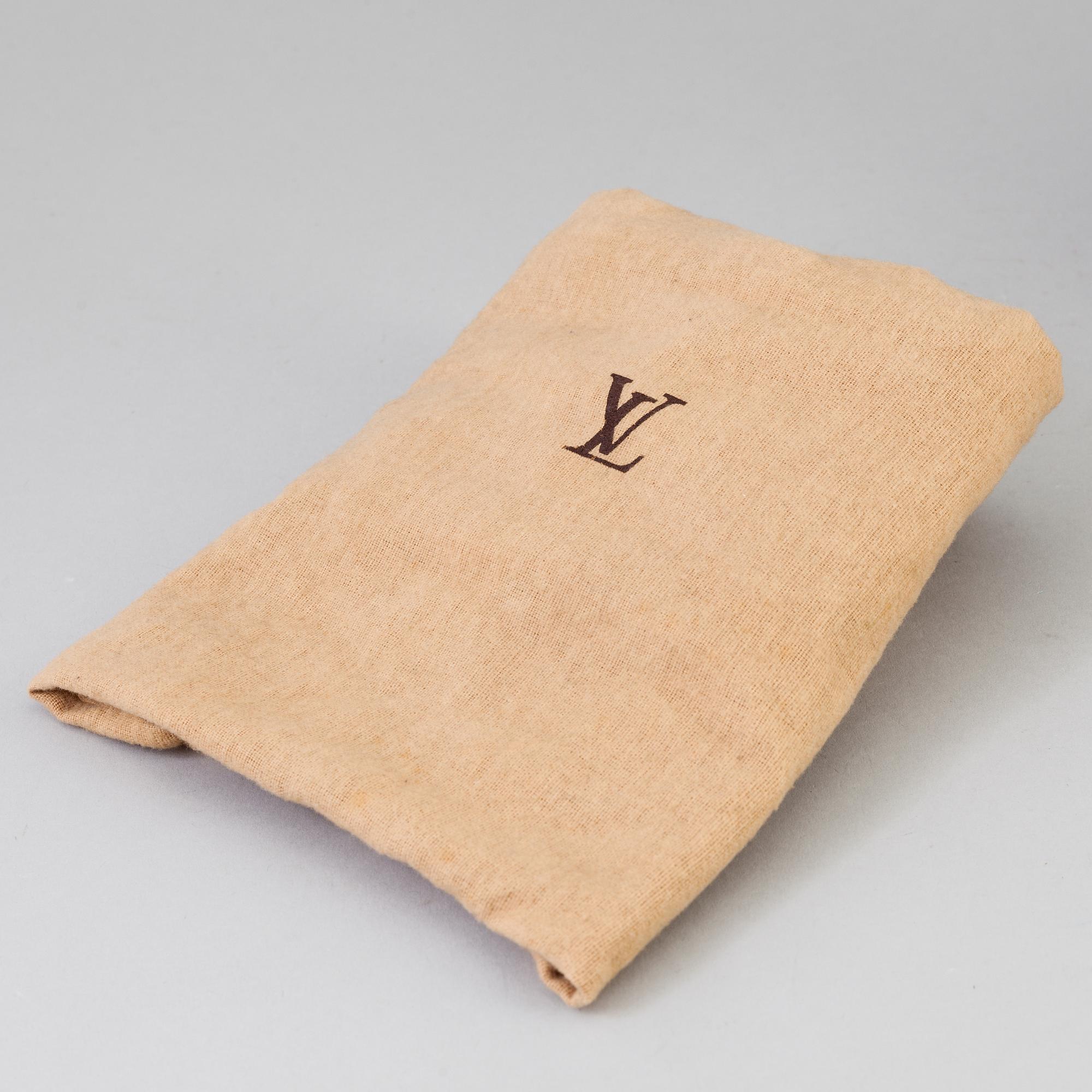 A bag by Louis Vuitton, "Knight's bridge".