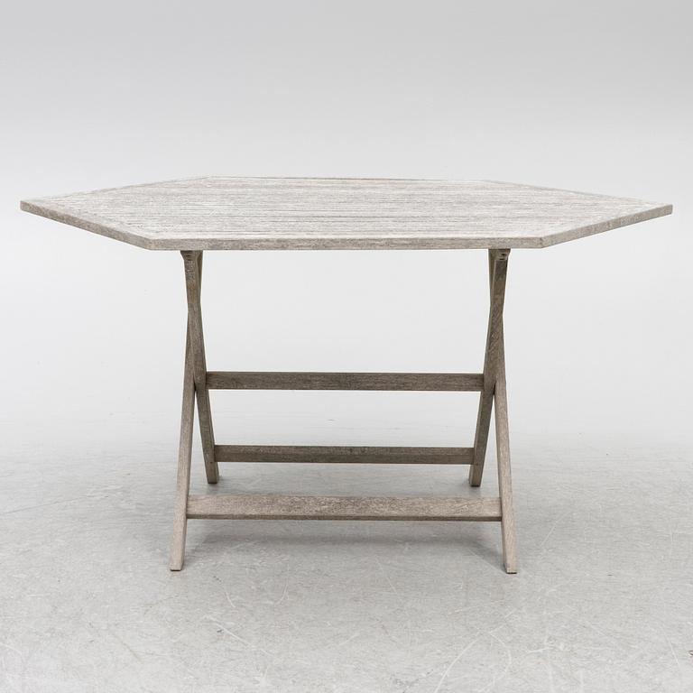 A Gunilla Norin garden set, 'Viken' by Berga Form, Sweden, 1990's/early 2000's.