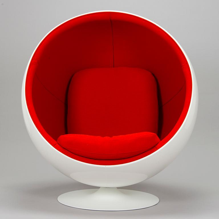 Eero Aarnio, pallotuoli, "Pallotuoli", Adelta 2000-luvun alku.