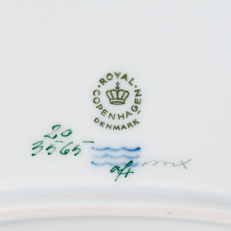 Fat, porslin. Royal Copenhagen "Flora Danica", Danmark, 1900-tal.