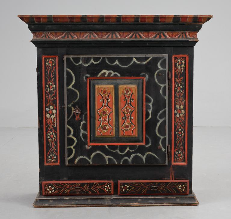 HÄNGSKÅP, allmoge, Järvsö, Hälsingland. 1800-talets första hälft.