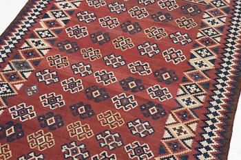 Antique Qashqai kilim, southern Persia (Iran), c. 249 x 158 cm.