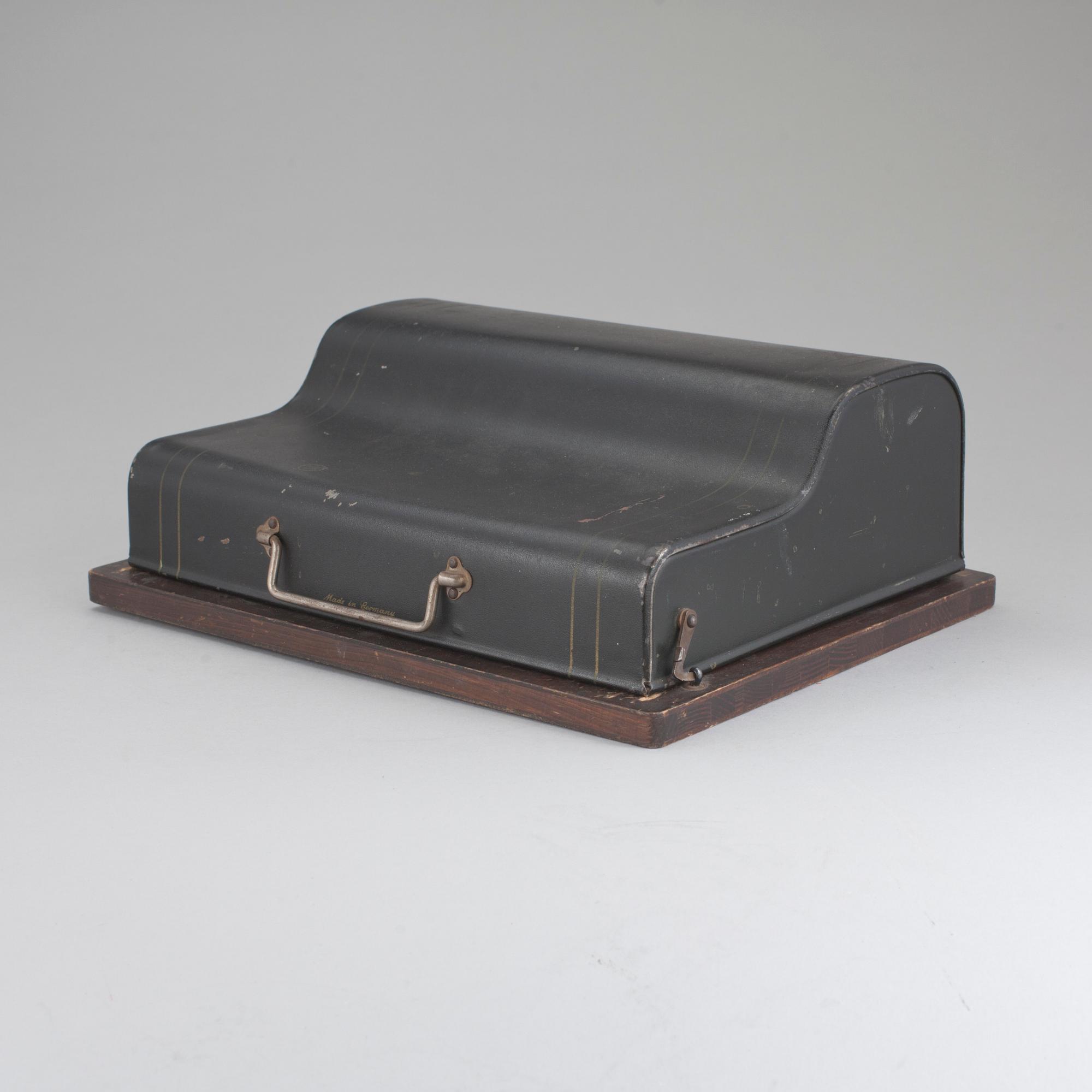 TANGENTSBORDSSKRIVMASKIN, Frolio 5, Gundka Werke, Brandenburg, Tyskland, 1924-1930.