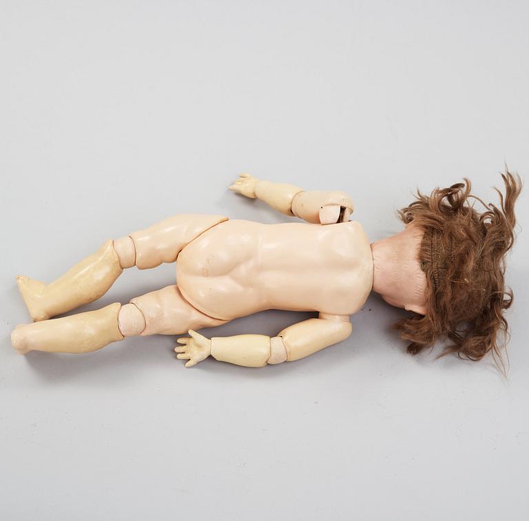 a Simon & Halbig "126" porcelain doll, Germany ca 1914.