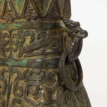 Bordslampa, brons, orientalisk stil, samtida.