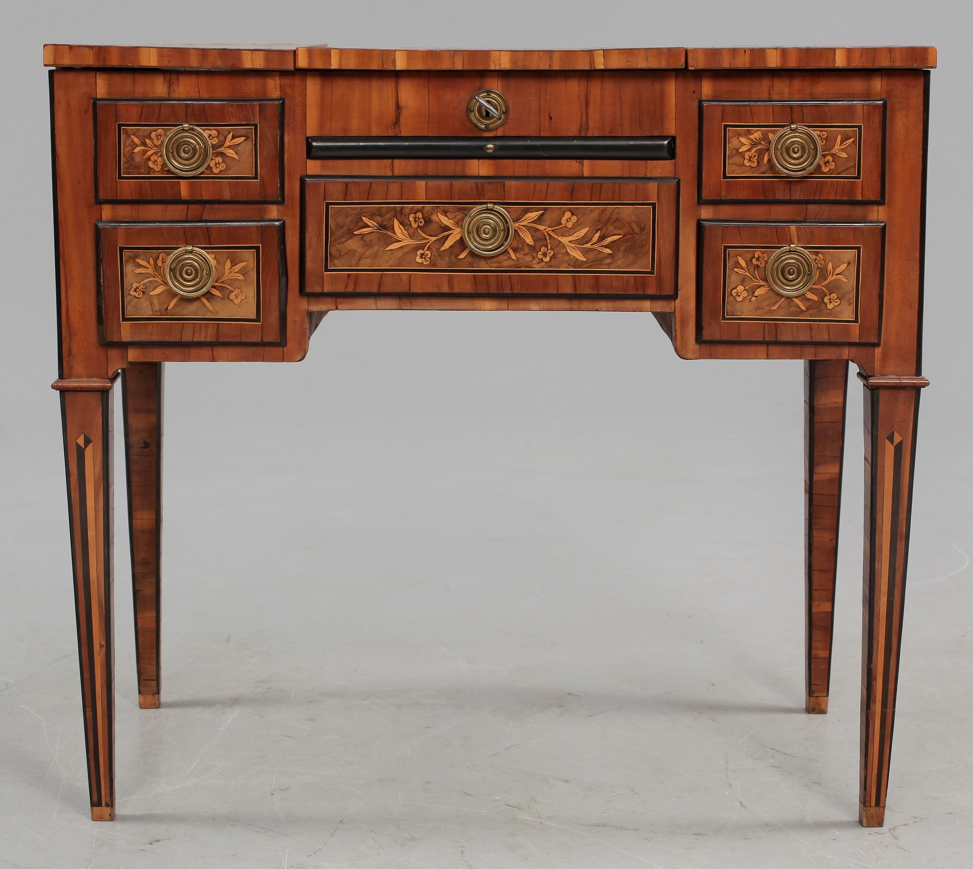 POUDREUSE MED TILLHÖRANDE TABURETT, Frankrike, Louis XVI, 1700-talets andra hälft.