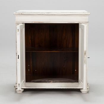 A late 19th century cabinet.