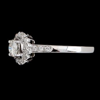 RING, 18 k vitguld, briljantslipade diamanter tot ca 0,55 ct.