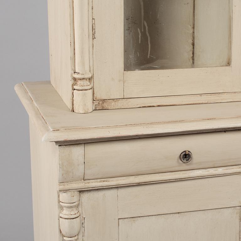 VITRINSKÅP, 1800-tal.