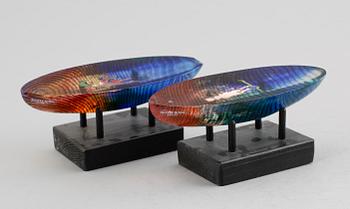 SKULPTURER, 2 st, glas, Bertil Vallien, Kosta Boda.