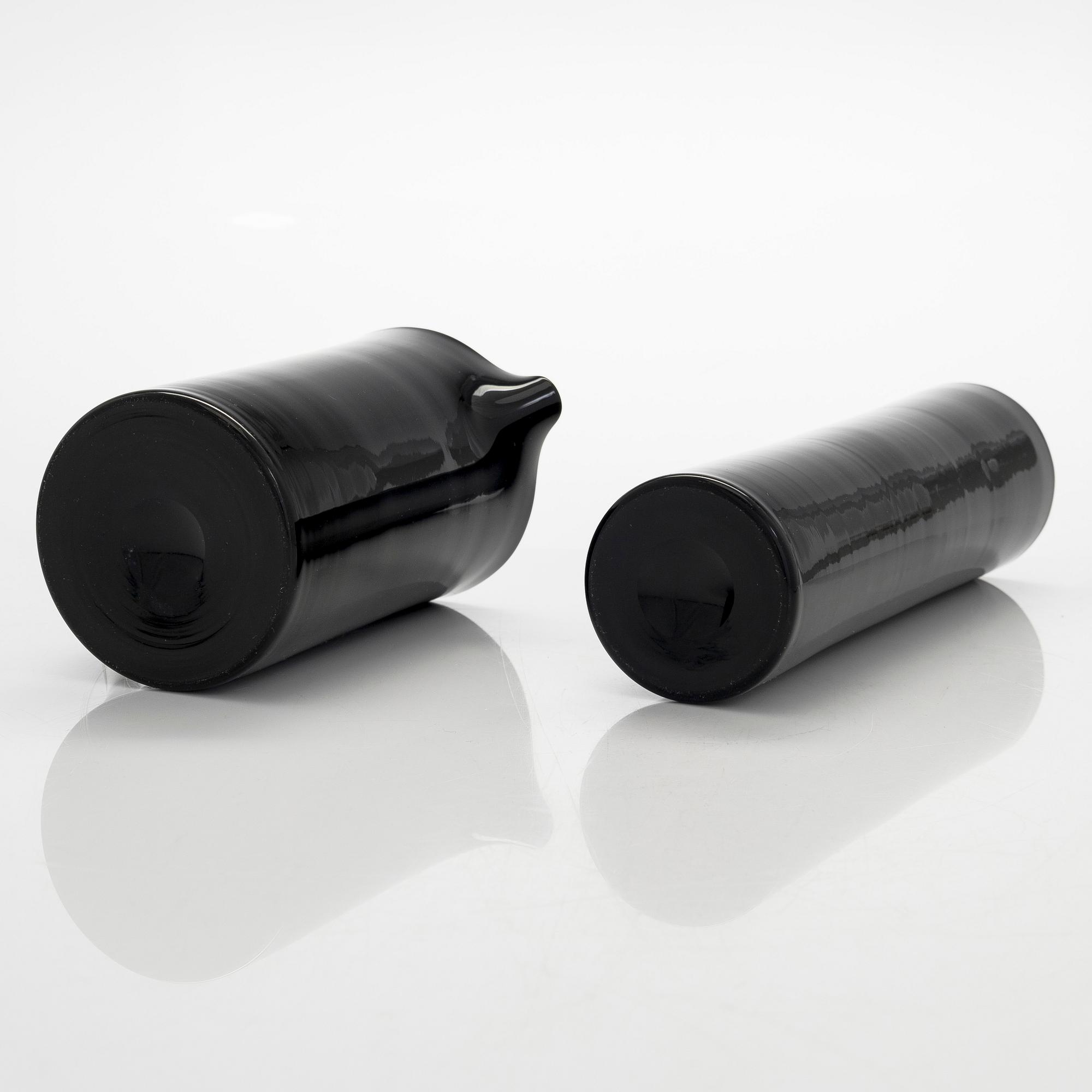 Nanny Still, A set of four 1950's service parts, "Black and White" for Riihimäki Glassworks, Finland.