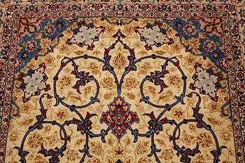Matta, old Isfahan, signerad, ca 217,5 x 176,5 cm.
