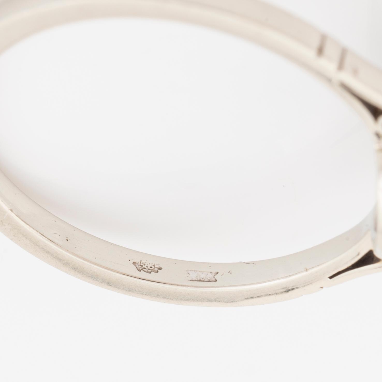 Ring med briljantslipad diamant.