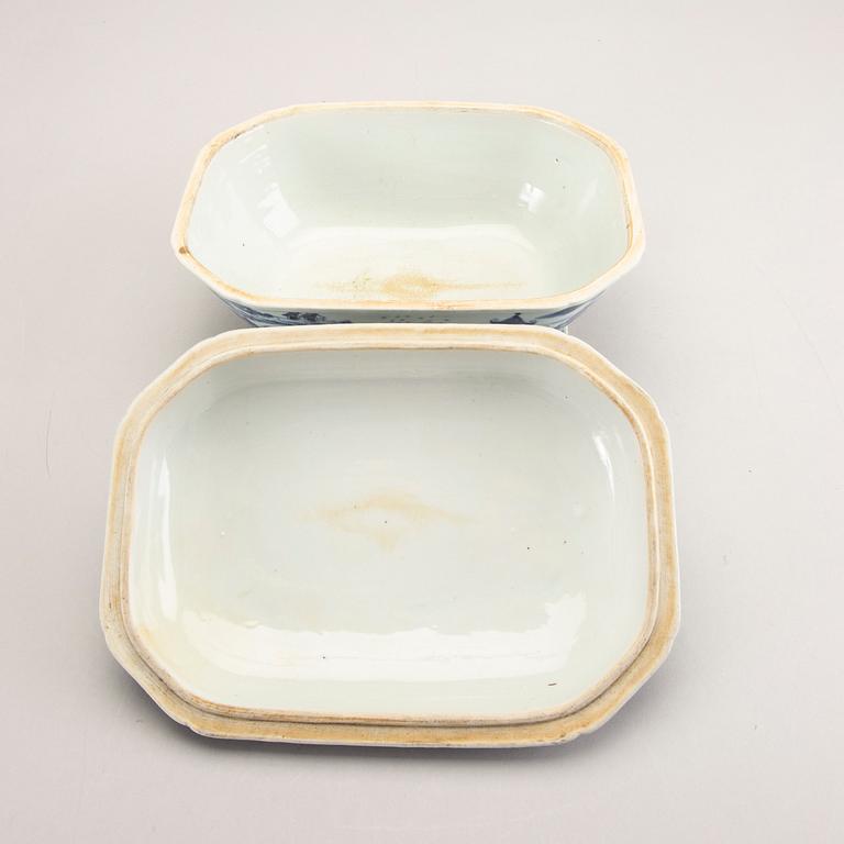 Terrrin med lock Kina Qianlong (1736-95) porslin.