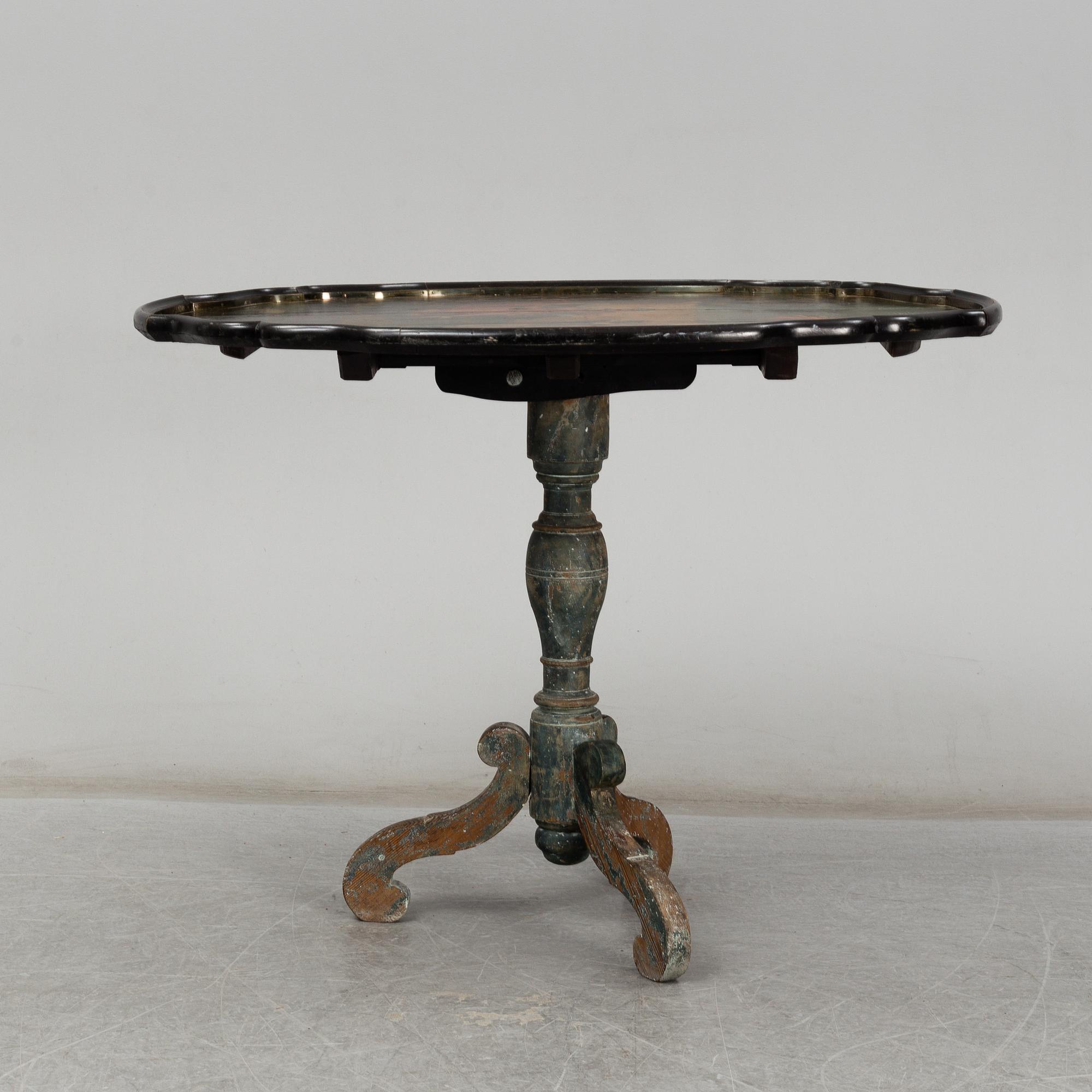 A Swedish mid 18th century tilt top table.