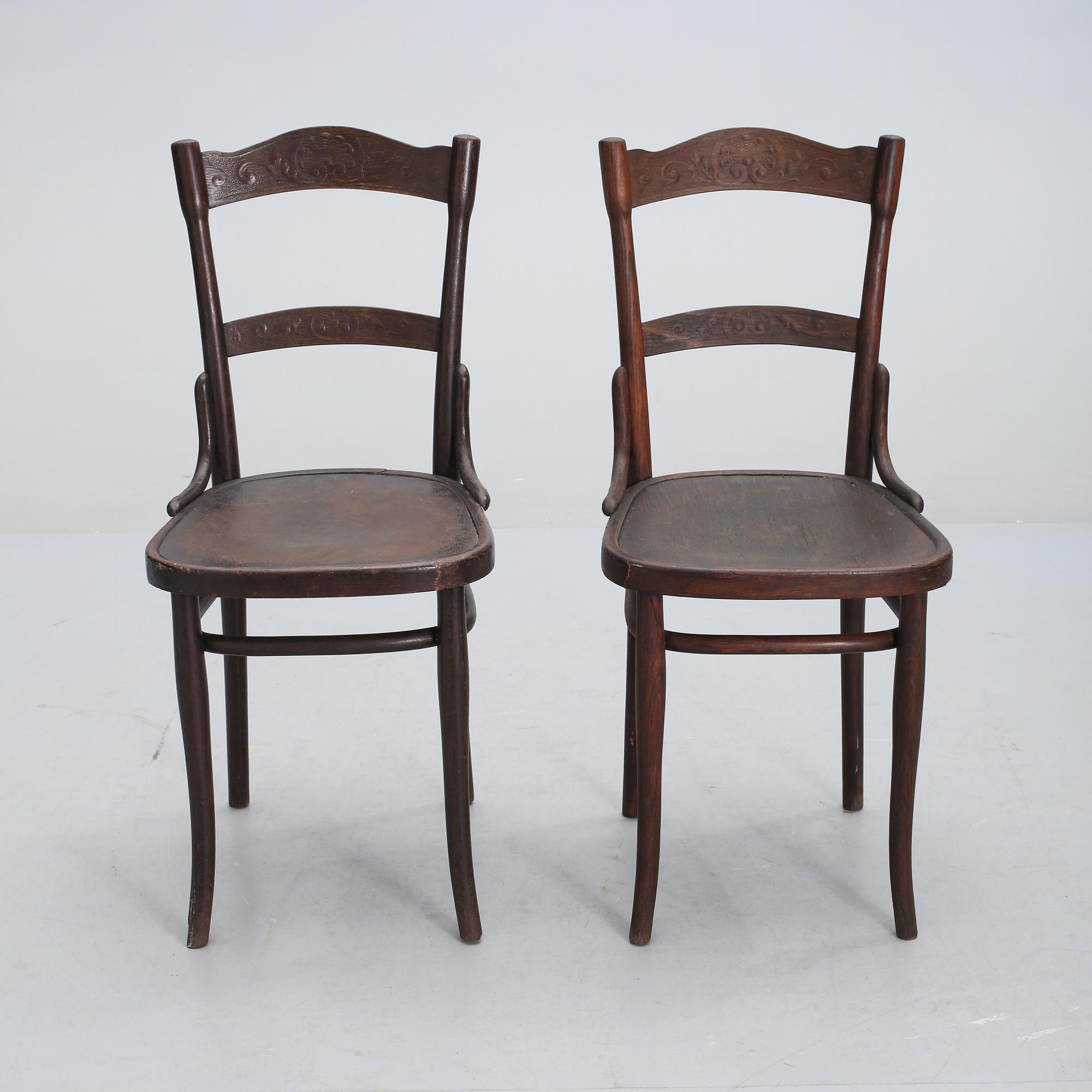 STOLAR, ett par snarlika, Thonet, 1900-talets första kvartal.