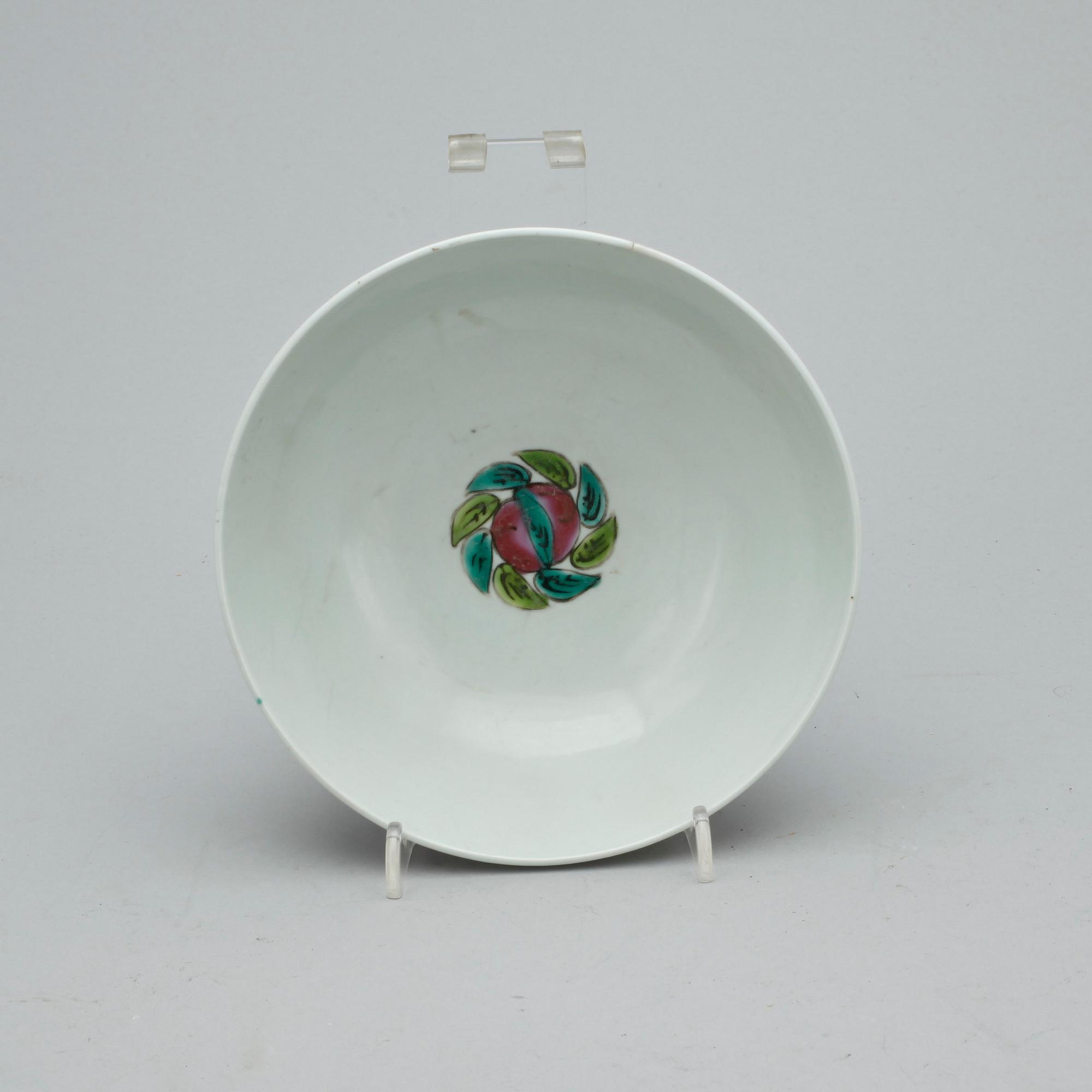 KRUKA / BOJAN, SKÅLAR 2 st samt TALLRIK, porslin, Kina, 1800- och 1900-tal.