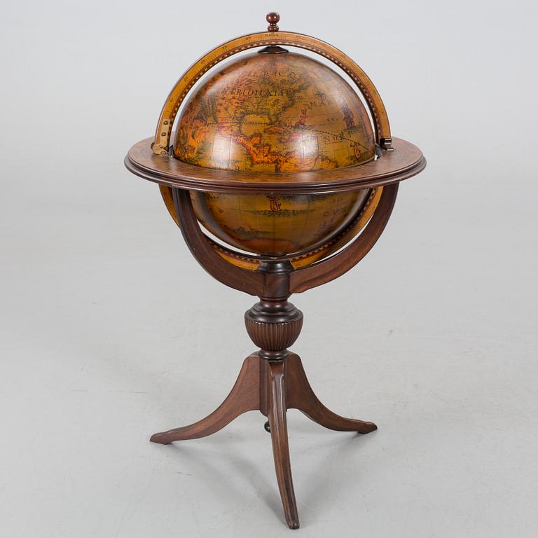 20TH CENTURY BAR GLOBE.
