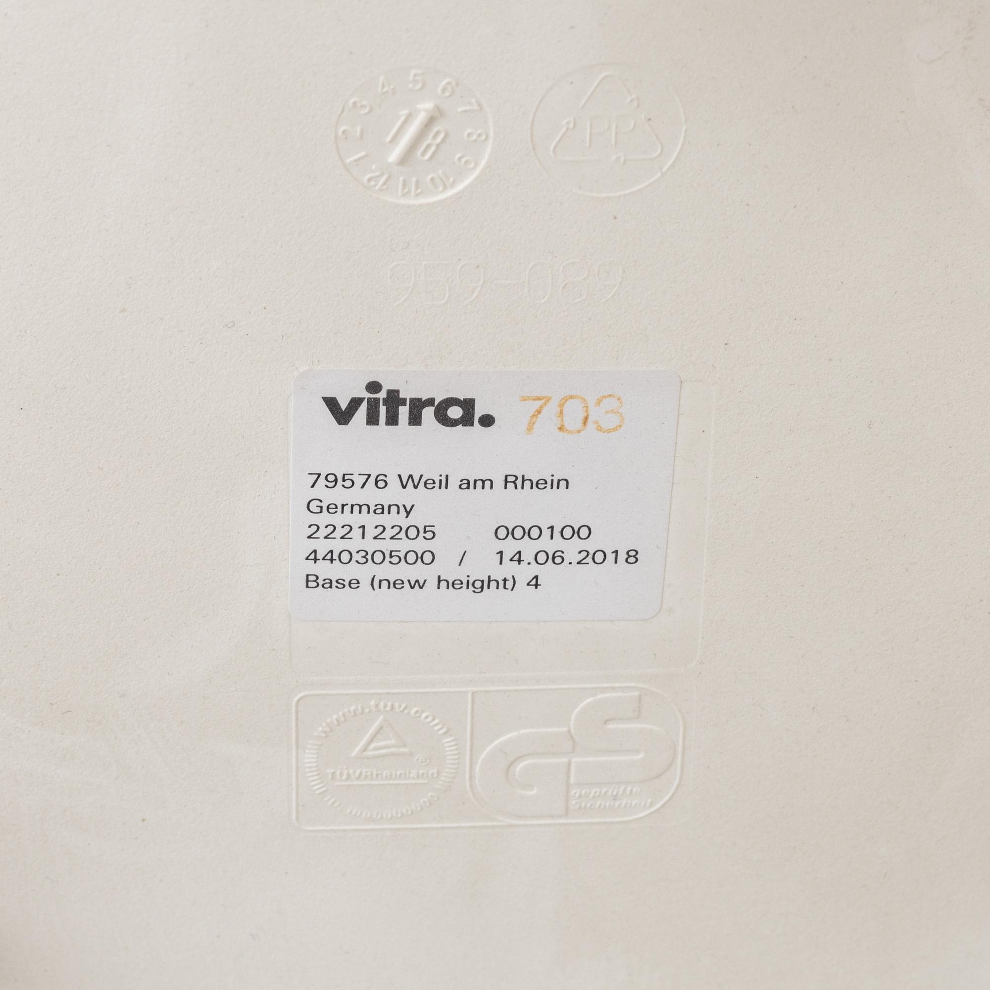 Charles & Ray Eames, chair, "Plastic Side Chair DSW RE", Vitra.