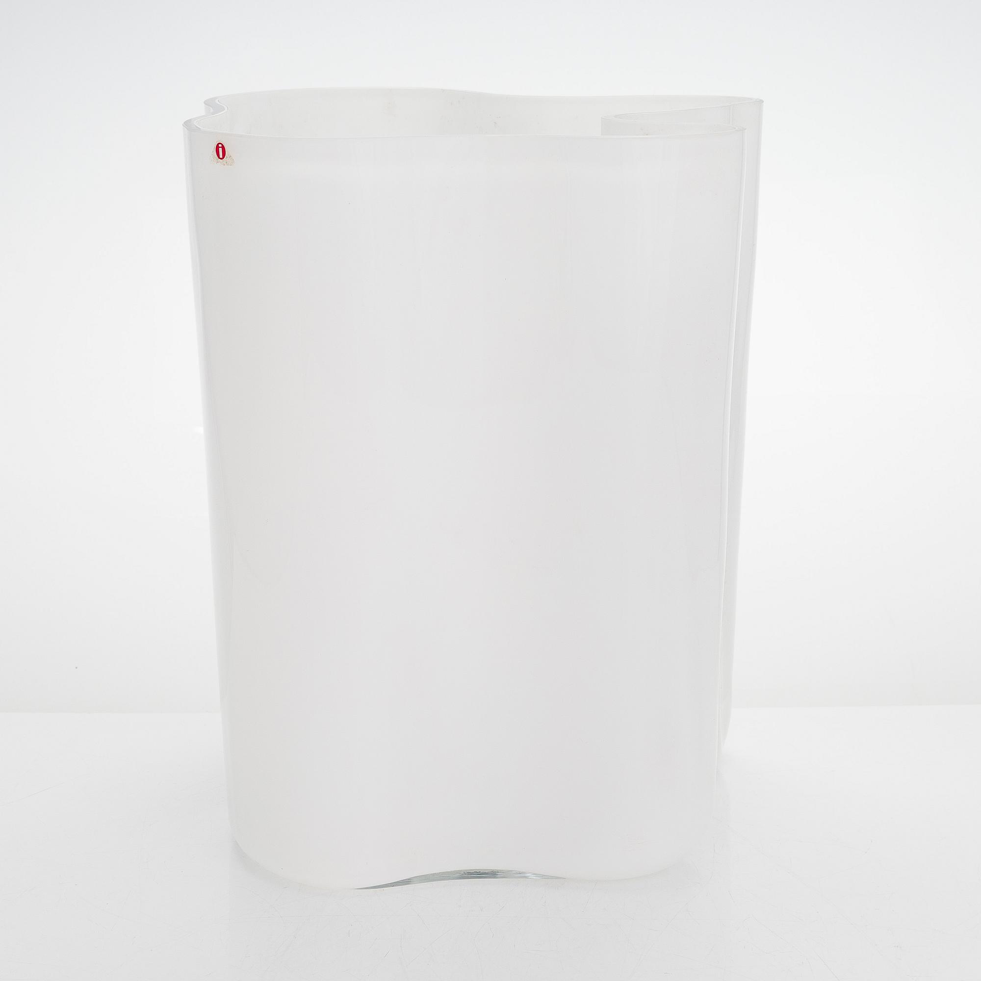 Alvar Aalto, maljakko, malli 3031, signeerattu Alvar Aalto.