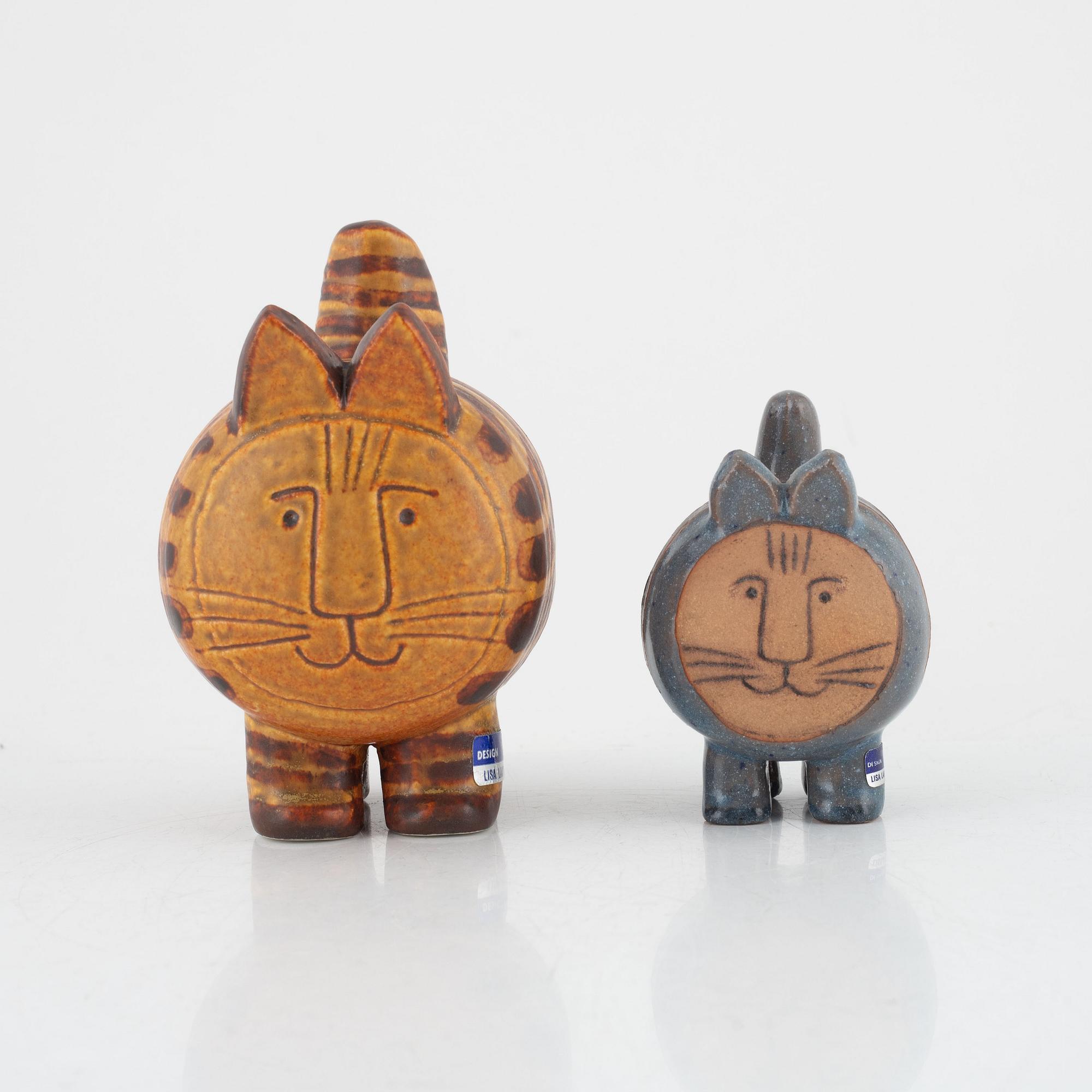 Lisa Larson, figuriner, 2 st, "Stora katten" och "Katt", ur serierna "Jura" och "Menageri", Gustavsberg.