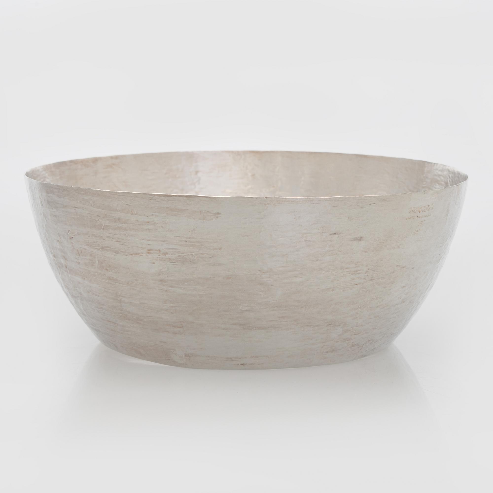 Tapio Wirkkala, malja, hopeaa, Kultakeskus Hämeenlinna 2007.