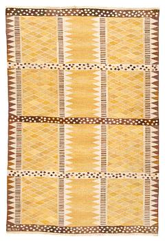 842. MATTA. "Josefina, gul". Gobelängteknik. 241 x 162,5 cm.  Signerad AB MMF MR (AB Märta Måås-Fjetterström, Marianne Richter).