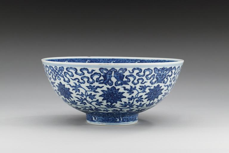 A blue and white bowl, seal mark and period of Qianlong (1736-95).