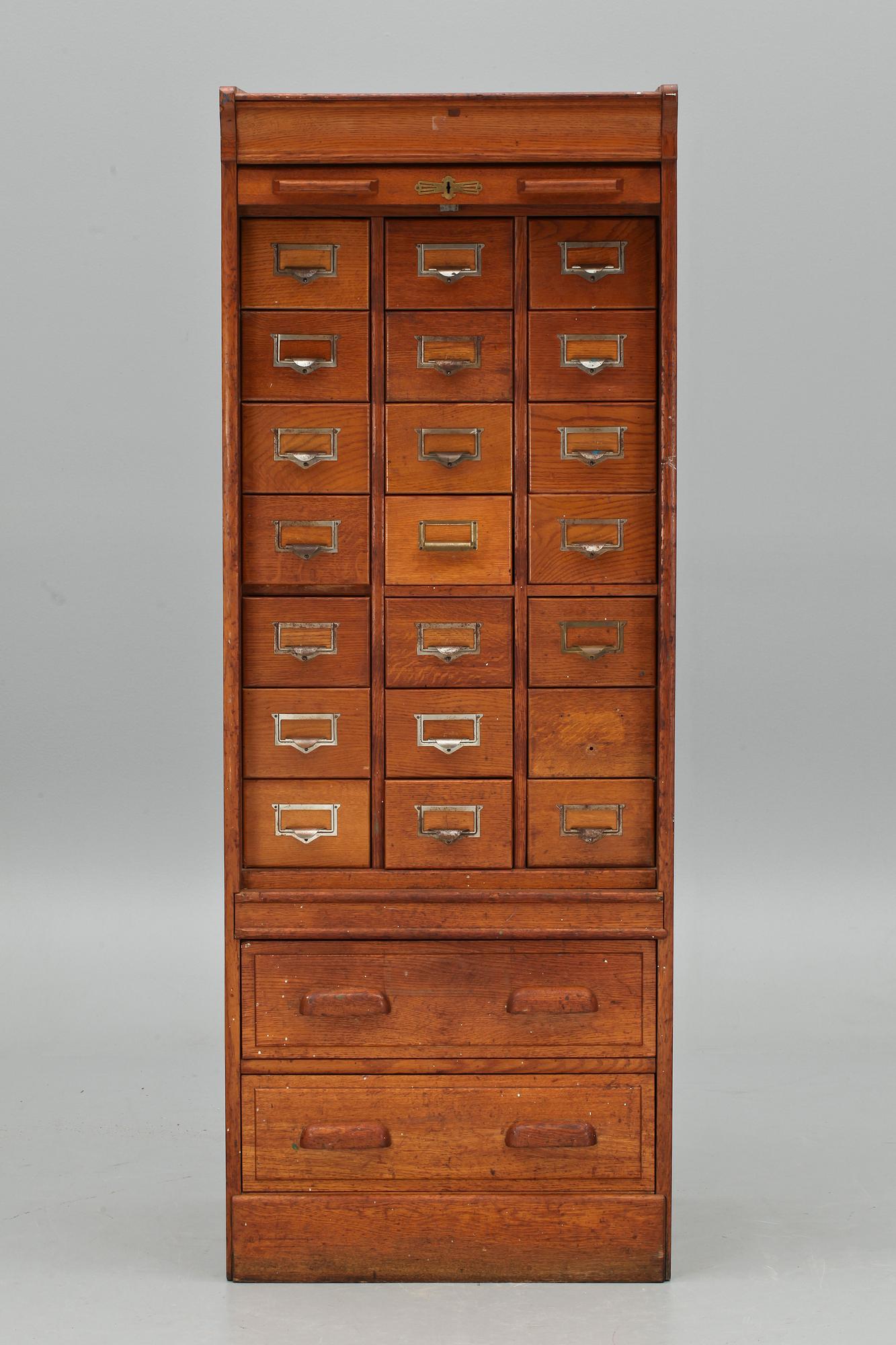 ARKIVSKÅP, jugend. 1900-talets början.