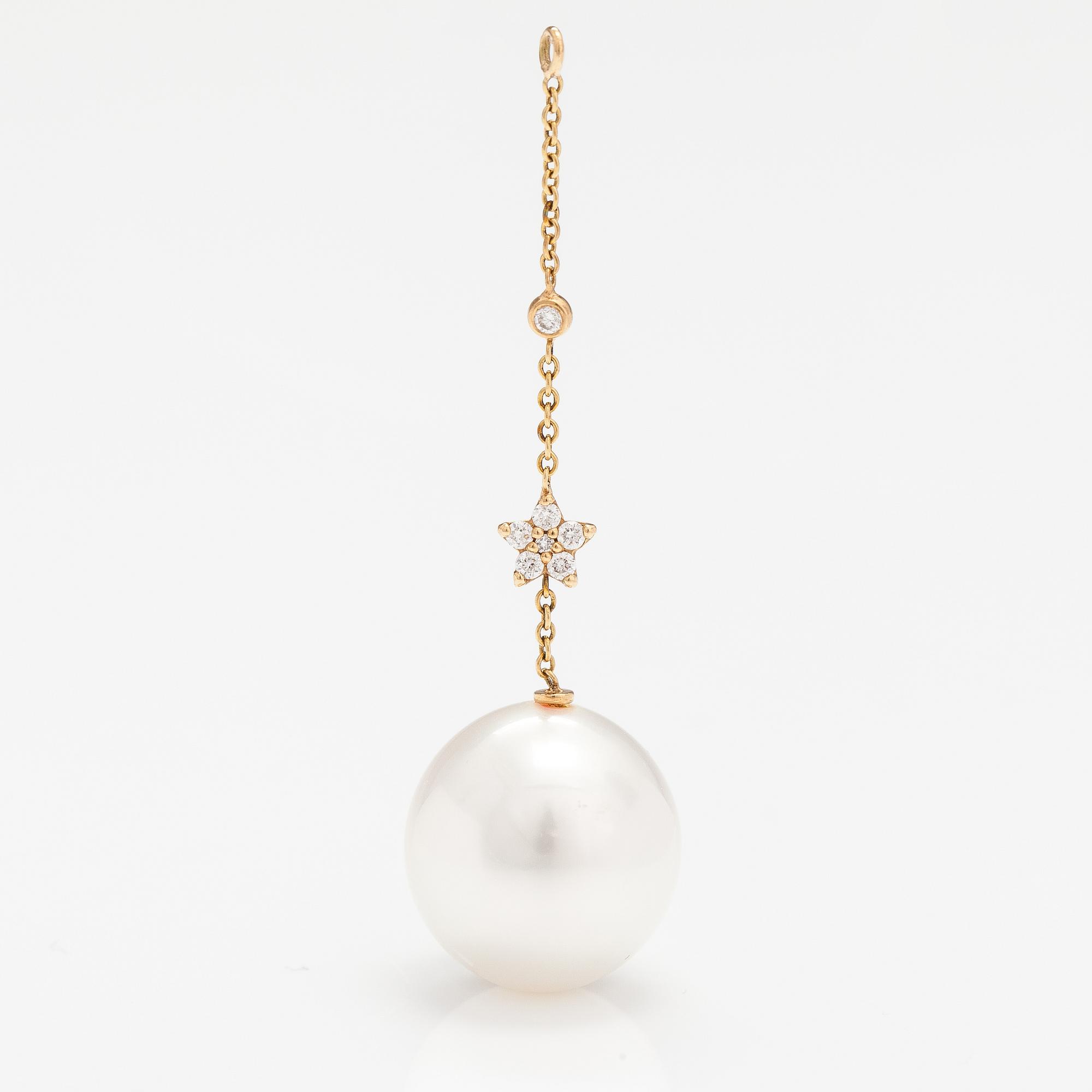 OLE LYNGGAARD, An 18K gold earring pendant "Shooting stars" with a tahiti pearl and diamonds ca. 0.06 in total. Denmark.