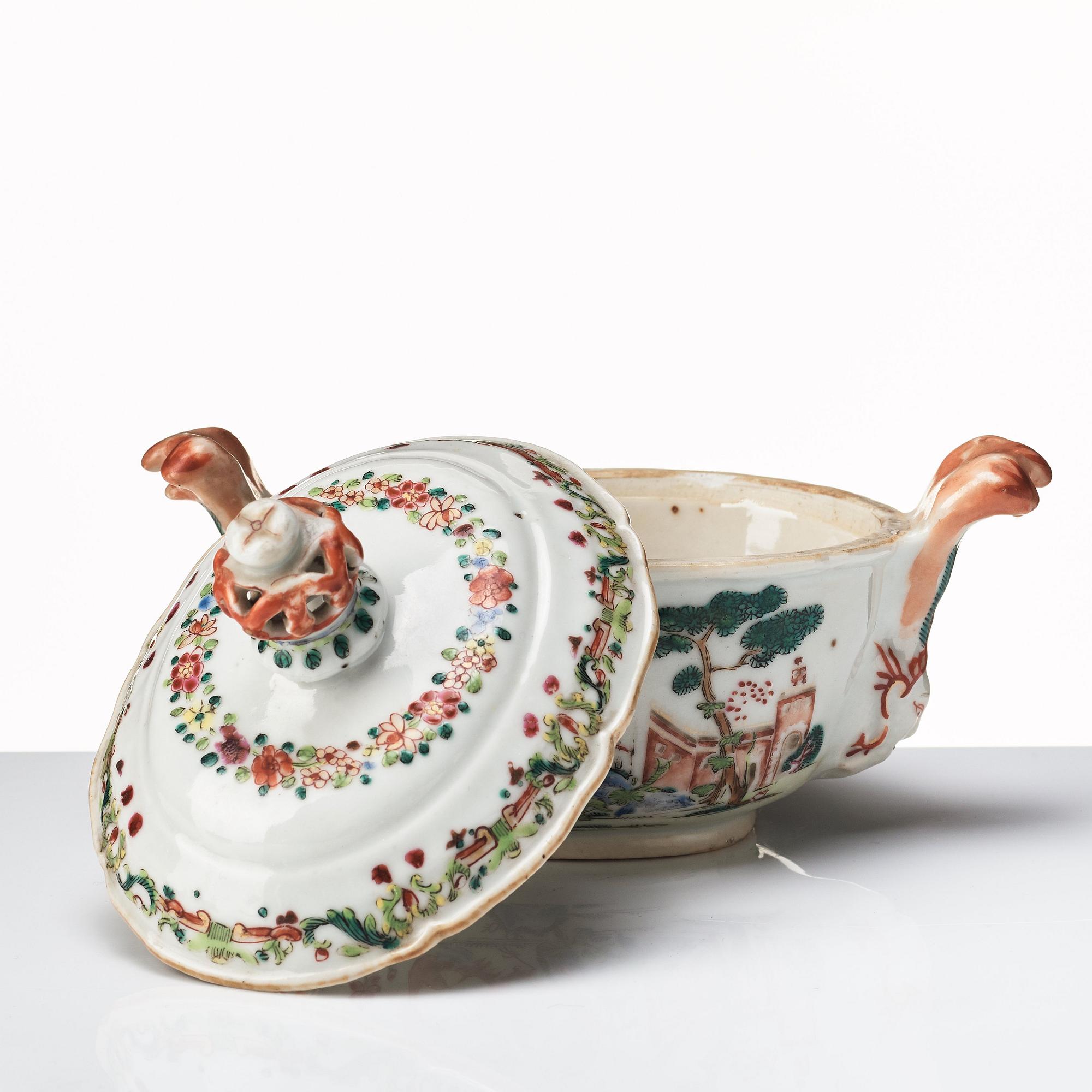 Smörterrin med lock, kompaniporslin. Qingdynastin, Qianlong (1736-95).