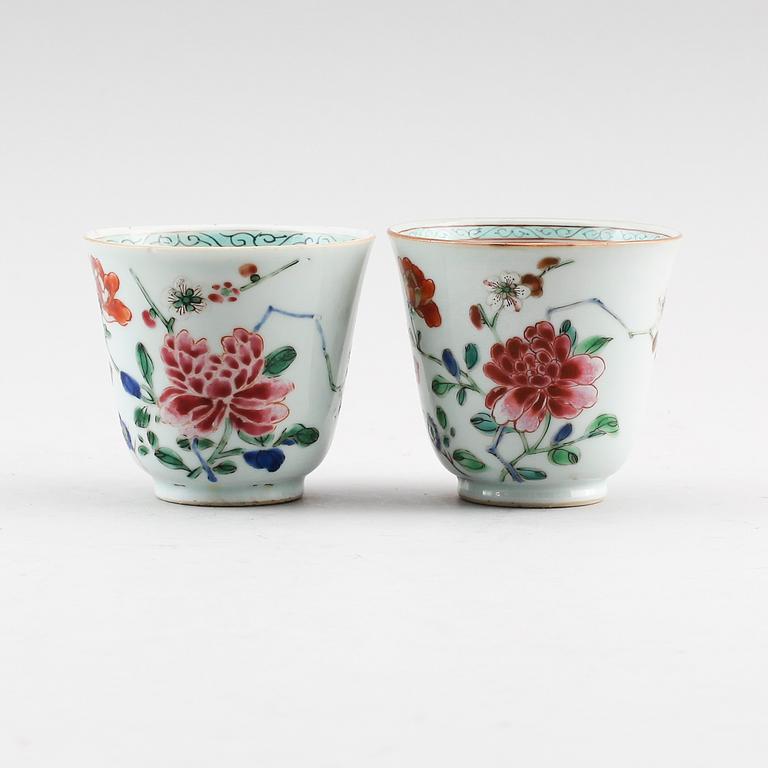 SKÅLAR, 1 par, porslin, Kina, Qianlong 1736-1795.