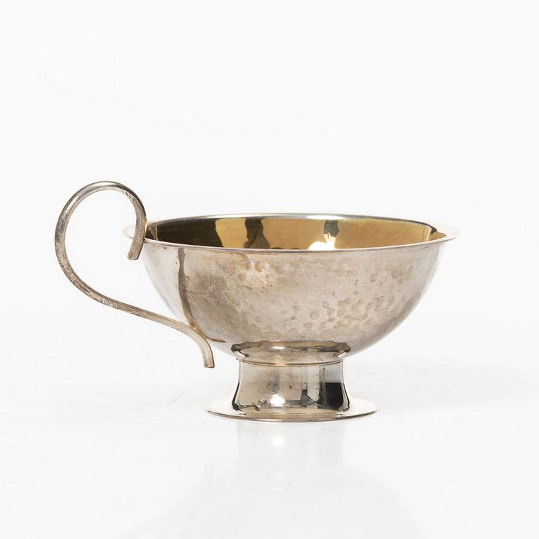 C.G. Hallberg, Six Swedish sterling silver punch mugs, Stockholm 1961.