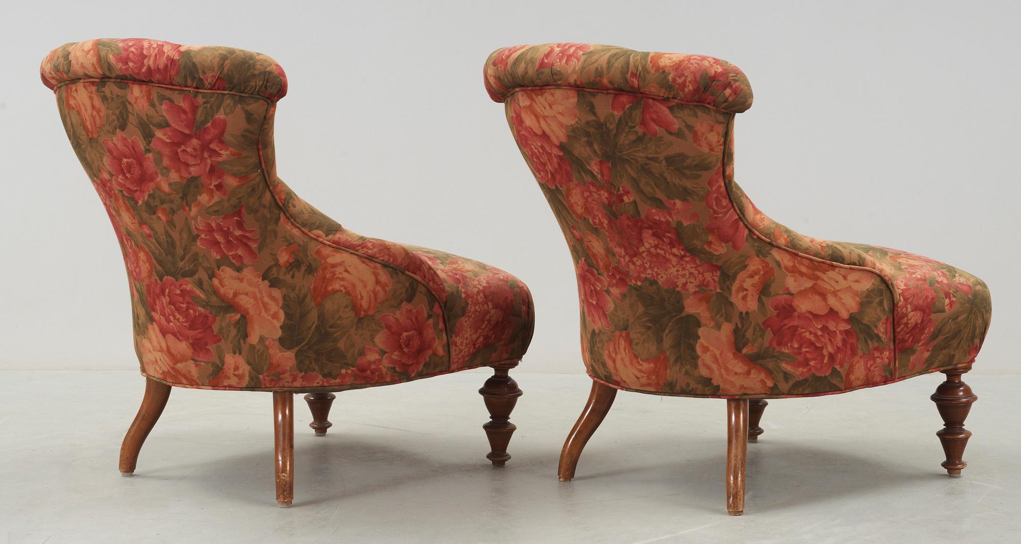 EMMAFÅTÖLJER, ett par, omkring år 1900.