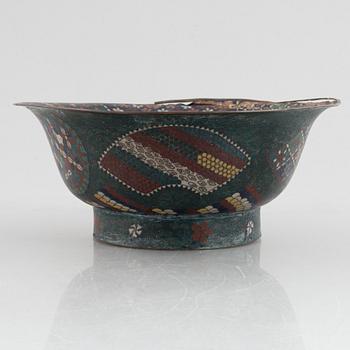 A Japanese closonne bowl, Edo.