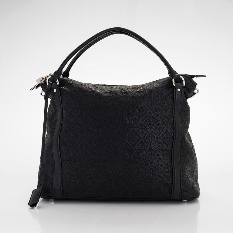 Louis Vuitton, an 'Antheia Leather Ixia MM' Bag.