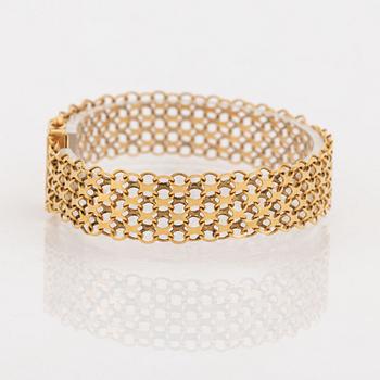 18K gold bracelet.