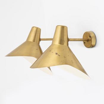 Hans Bergström, a pair of model V319 brass wall lights, Ateljé Lyktan.