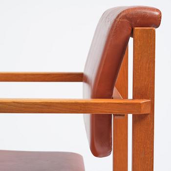 John Kandell, karmstolar, ett par, J. E. Blomqvist Möbelfabrik, Storvreta, för Tingshuset i Västervik, ca 1959.