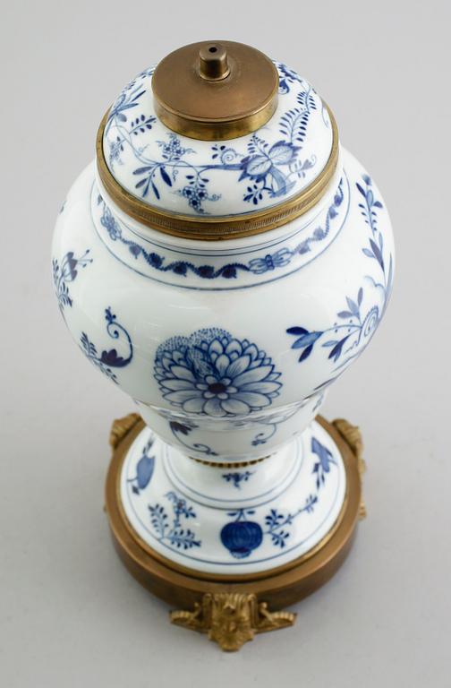 LAMPFOT, porslin, Meissen, 1900-talets första hälft.