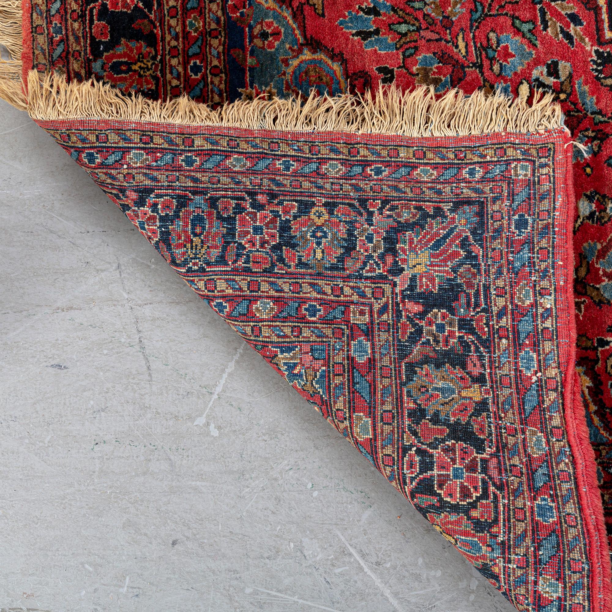 A semaintique Kashan carpet ca 203x143 cm.